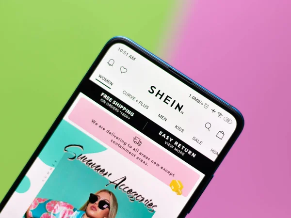 Assam, Hindistan - 1 Temmuz 2020 Shein uygulaması online alışveriş uygulaması.