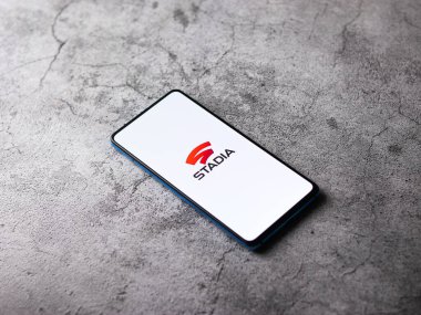 Batı Bangal, Hindistan - 28 Eylül 2021: Telefon ekranında Stadia logosu.