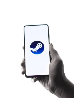 Assam, Hindistan - 10 Nisan 2021: Telefon ekranında buhar logosu.