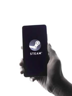 Assam, Hindistan - 10 Nisan 2021: Telefon ekranında buhar logosu.