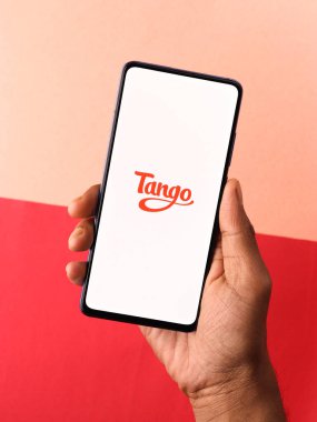 Assam, Hindistan - 31 Ocak 2021: Telefon ekranı görüntüsünde Tango logosu.