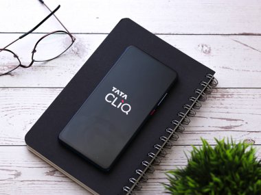 Assam, Hindistan - 9 Temmuz 2020: Tata cliq bir online alışveriş uygulaması.