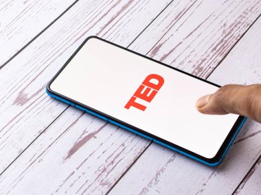 Assam, Hindistan - 15 Ağustos 2020: TEDTalk logosu ekranda.