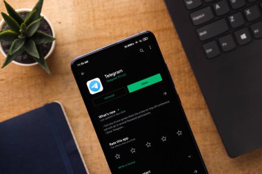 Assam, Hindistan - 27 Ağustos 2020: Telefon ekranı görüntüsünde telgraf logosu.