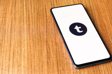 Assam, Hindistan - 10 Nisan 2021: Telefon ekranında Tumblr logosu.