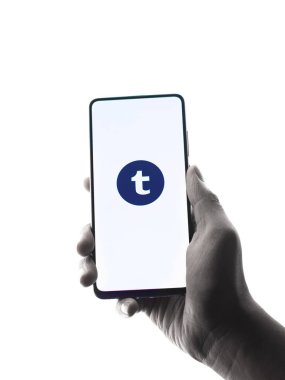Assam, Hindistan - 10 Nisan 2021: Telefon ekranında Tumblr logosu.