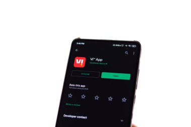 Assam, Hindistan - 29 Kasım 2020: Telefon ekranında Vi logosu.