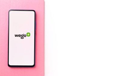 Assam, Hindistan - 19 Nisan 2021: Telefon ekranı görüntüsünde logo.