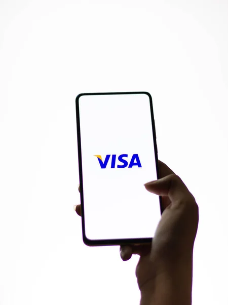 アッサム インド 2020年9月18日 携帯電話のスクリーンストック画像上のビザのロゴ — ストック写真