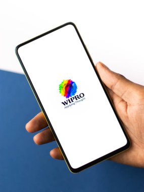 Assam, Hindistan - 24 Eylül 2020: Wipro logosu telefon ekranı görüntüsü.