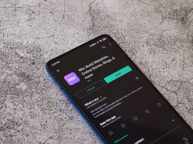 Assam, Hindistan - 6 Eylül 2020: Telefon ekranında Wix logosu.