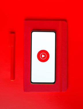 Assam, Hindistan - 29 Ekim 2020: Telefon ekranında müzik logosu.