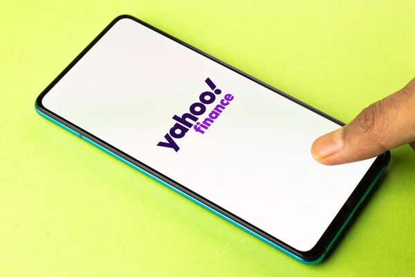 Assam Hindistan Nisan 2021 Telefon Ekranında Yahoo Finans Logosu — Stok fotoğraf