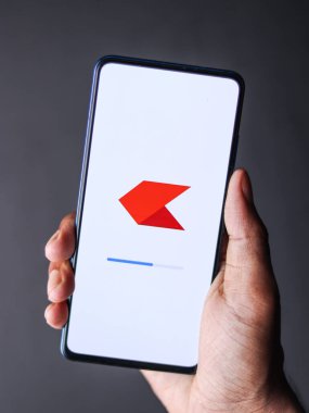 Batı Bangal, Hindistan - 28 Eylül 2021: Telefon ekranında Zerodha logosu.