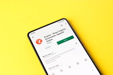 Assam, Hindistan - 10 Nisan 2021: Zivame logosu telefon ekranı görüntüsü.