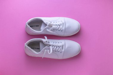 Beyaz Ayakkabılar izole edilmiş stok resimleri.