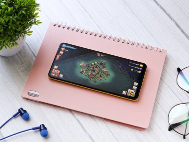 Assam, Hindistan - 23 Mayıs 2020: Online bir oyun klanlar çatışması.