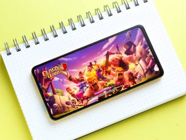 Assam, Hindistan - 23 Mayıs 2020: Online bir oyun klanlar çatışması.