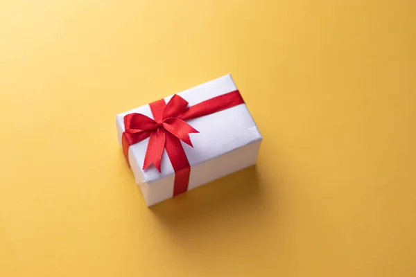 Gift Box Isolated Stock Image — Stock Photo, Image