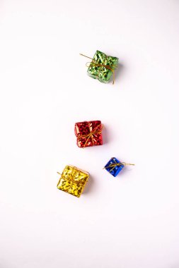 Hediye kutusu izole edilmiş stok resmi.