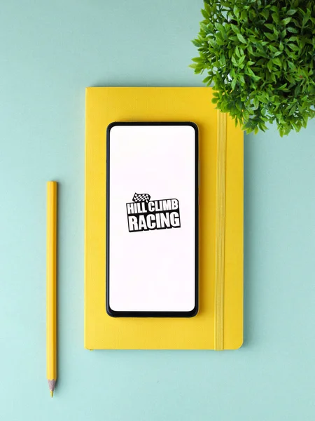 アッサム インド 2020年10月11日 電話画面のストック画像上のヒルクライミングレースのロゴ — ストック写真