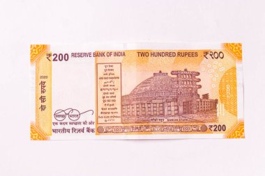 Assam, Hindistan - 30 Mart 2021: Hindistan 'ın yeni 200 rupisi hisse senedi imajı.