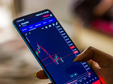 Borsa transferi ve güvenlik değişimine yatırım grafiği.