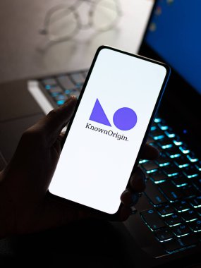 Batı Bangal, Hindistan - 28 Eylül 2021: Telefon ekranı görüntüsünde bilinen başlangıç logosu.
