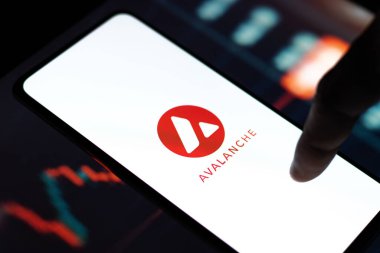 Batı Bangal, Hindistan - 4 Şubat 2022: Telefon ekranında Avalaunch logosu.