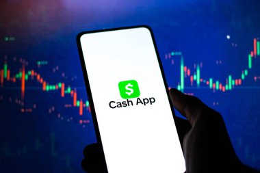 Batı Bangal, Hindistan - 4 Şubat 2022: Telefon ekranı görüntüsünde Cash App logosu.