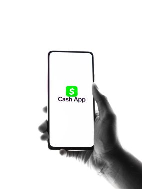Batı Bangal, Hindistan - 4 Şubat 2022: Telefon ekranı görüntüsünde Cash App logosu.