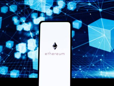 Batı Bangal, Hindistan - 4 Şubat 2022: Telefon ekranı görüntüsünde Ethereum logosu.