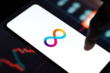 Batı Bangal, Hindistan - 4 Şubat 2022: Telefon ekranı görüntüsünde İnternet Bilgisayar logosu.