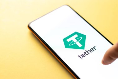 Batı Bangal, Hindistan - 4 Şubat 2022: Telefon ekranındaki bağlantı logosu.