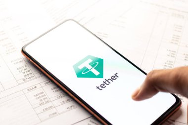 Batı Bangal, Hindistan - 4 Şubat 2022: Telefon ekranındaki bağlantı logosu.