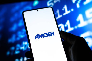 Batı Bangal, Hindistan - 20 Nisan 2022: Telefon ekranında Amgen logosu.