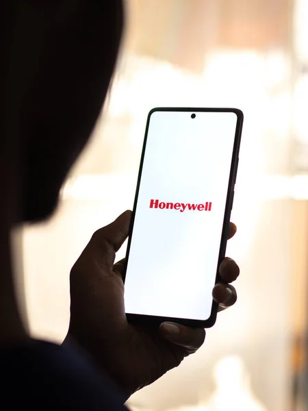 West Bangal India Abril 2022 Honeywell Logo Phone Screen Stock — Foto de Stock