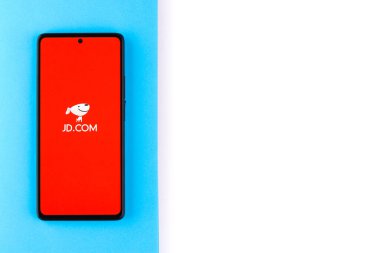 Batı Bangal, Hindistan - 20 Nisan 2022: Telefon ekranı görüntüsünde JD.com logosu.