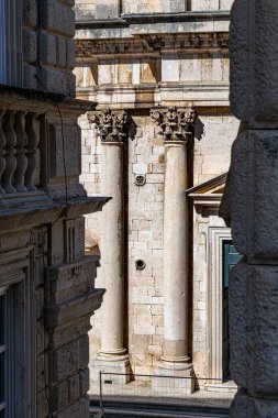 Hırvatistan 'daki Dubrovnik Eski Kent binalarında güzel ve sanatsal ayrıntılar şekillendirildi