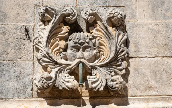 Each Large Onofrio Fountain Spigots Surrounded Detailed Sculpted Mask Creating — Stockfoto