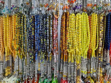 Tespih ve doğal taşlardan yapılmış tespih fotoğrafları..