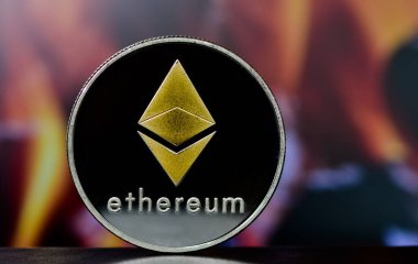 15 Eylül 2021 İzmir, hindi. Ethereum sanal para biriminin fotoğrafları. Haber amaçlı bir fotoğraf.