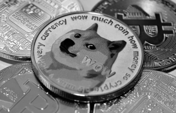 October 2021 Izmir Turkey Photos Dogecoin Virtual Currency News Photo — Stock Photo, Image