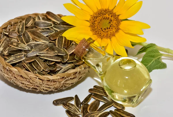 Zonnebloemolie Zonnebloemolie Een Witte Achtergrond — Stockfoto