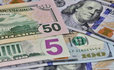 çeşitli ülke banknotları. dolar fotoğrafları..