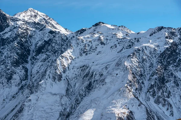 Hermoso Invierno Moointains Paisaje Montañas Cubiertas Nieve Georgia Kazbegi —  Fotos de Stock