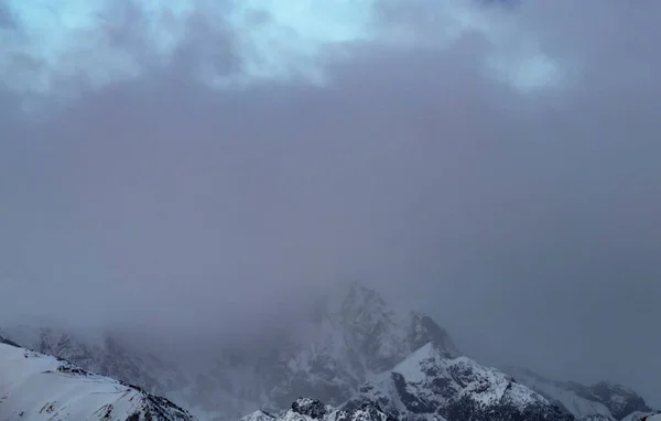 Beautiful Winter Mountains Landscape Sunrise High Snow Covered Mountains Clouds — ストック写真