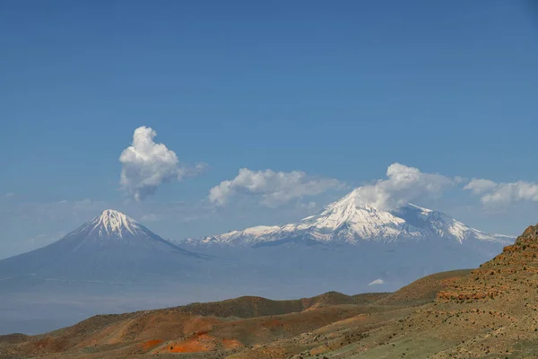 Hermosa Vista Las Montañas Nubes Ararat Cielo — Foto de Stock