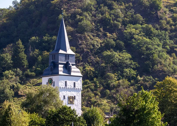 Widok Białą Wieżę Kościoła Górnej Środkowej Renu Pobliżu Miejscowości Braubach — Zdjęcie stockowe