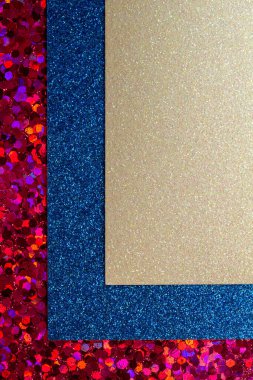 Parlak mavi, kırmızı ve beyaz parıltılı dokuların tam çerçeve soyut sanat arkaplanı, bokeh ve kopyalama alanı